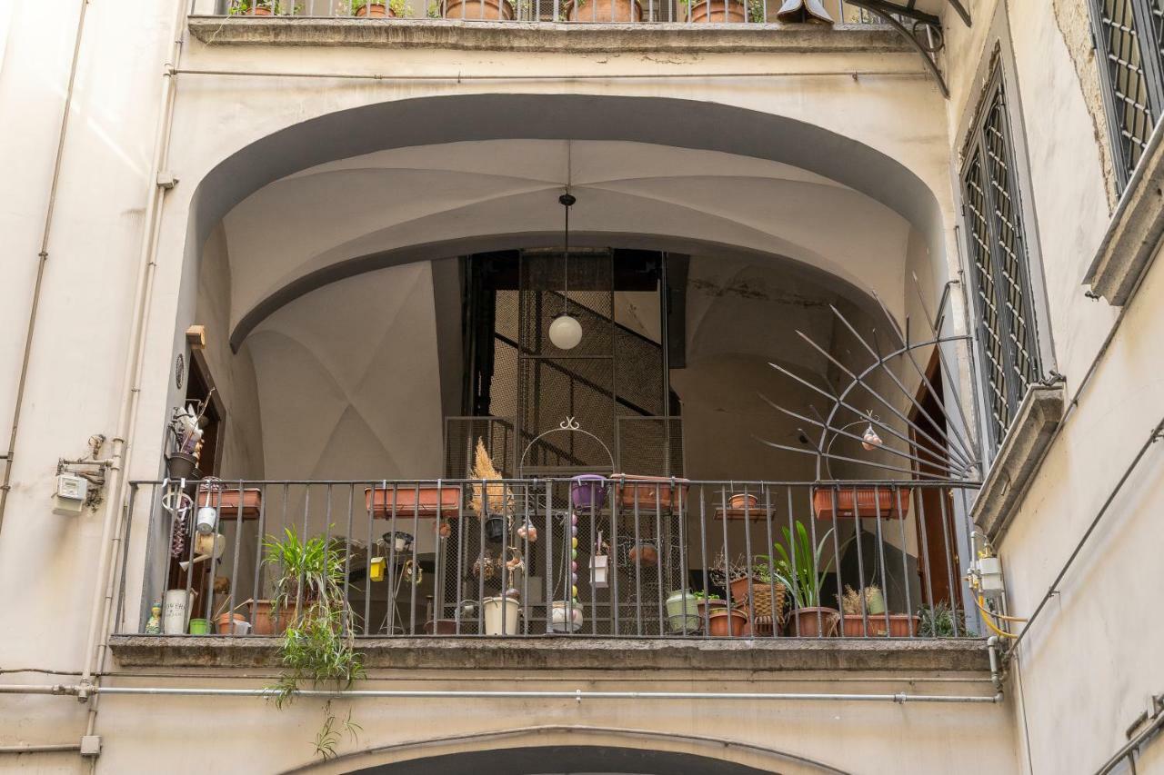 Una Stanza Al Museo Napoli Exterior foto